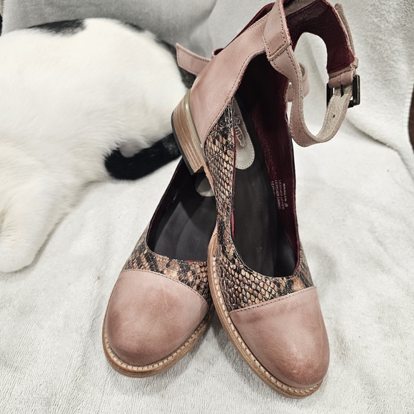 Freebird Pink Multi Snake Marilyn Size 9 With Box & Dustcover - Picture 2 of 14